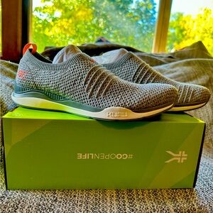 KURU STRIDE SLIP ON STRIDE WOMEN’S SIZE 11M HEATHER GREY/WHITE/PEACH PINK NWT